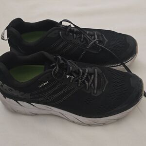 Hoka One One Women's Clifton 8 Running Shoe, Black/White